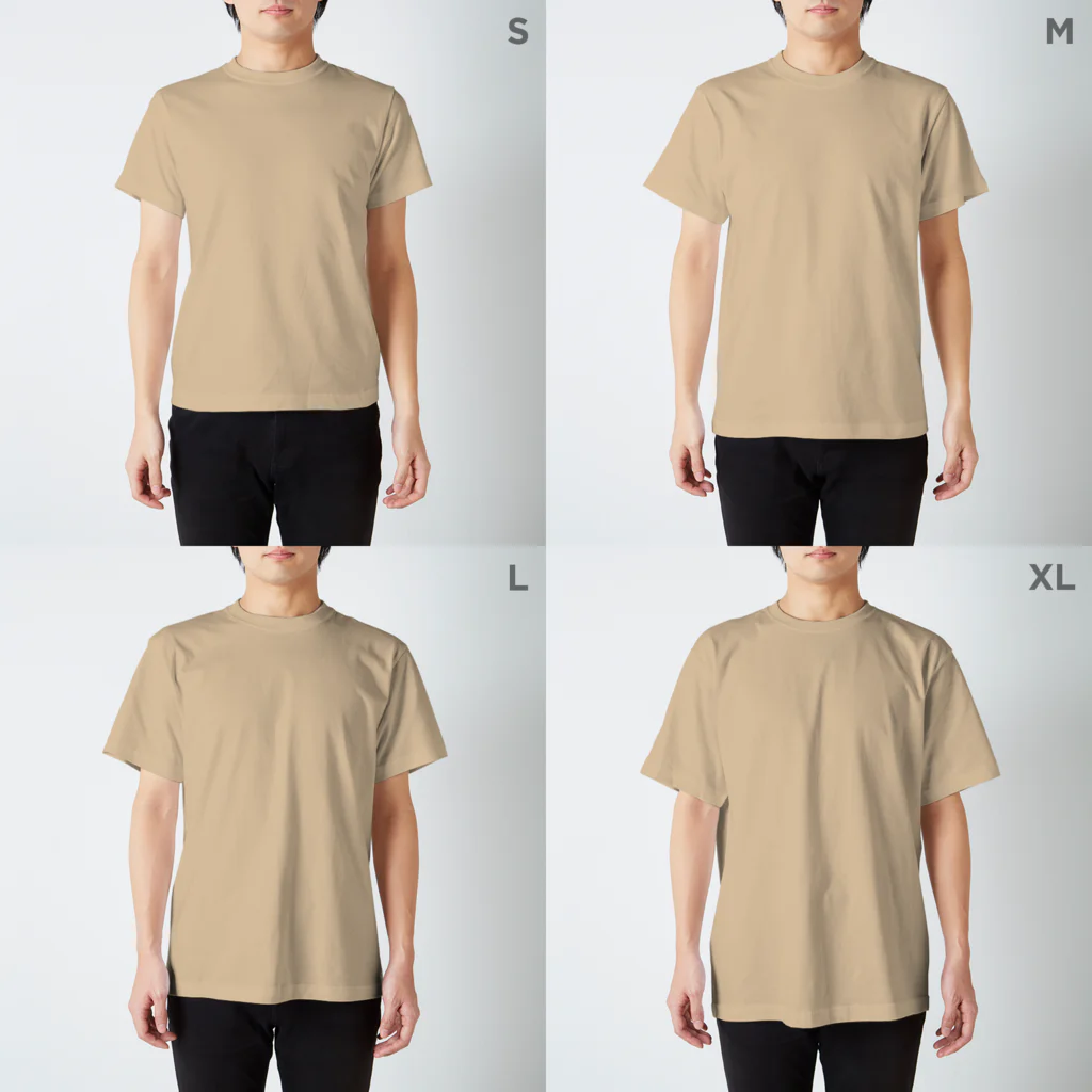 akane_art（茜音工房）のモノクロフラワー（野いちご） Regular Fit T-Shirt :model wear (male)