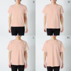 hokayamaのゆるめ　うさぎ Regular Fit T-Shirt :model wear (male)