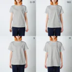 べんぴねこ屋 suzuri店のウスネヅ その１ Regular Fit T-Shirt :model wear (woman)