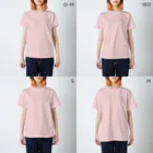 ゆるいぐっずを生み出す母の可愛い顔して怒るうさぎ Regular Fit T-Shirt :model wear (woman)