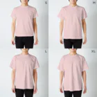 ゆるいぐっずを生み出す母の可愛い顔して怒るうさぎ Regular Fit T-Shirt :model wear (male)