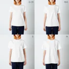 ドット絵グッズ販売の富士山を眺める二人 Regular Fit T-Shirt :model wear (woman)