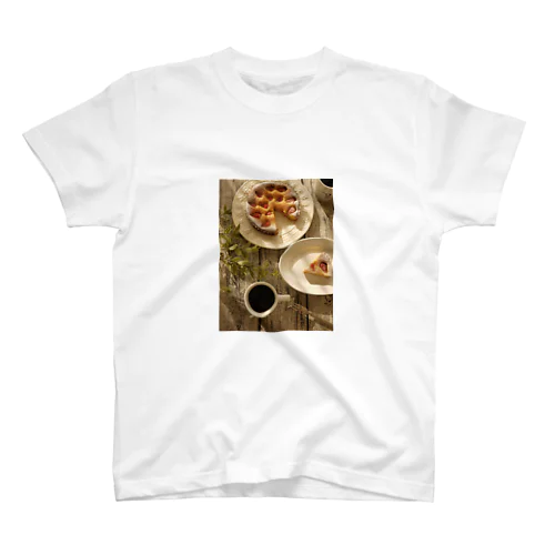 タルトレットのある風景。 Regular Fit T-Shirt