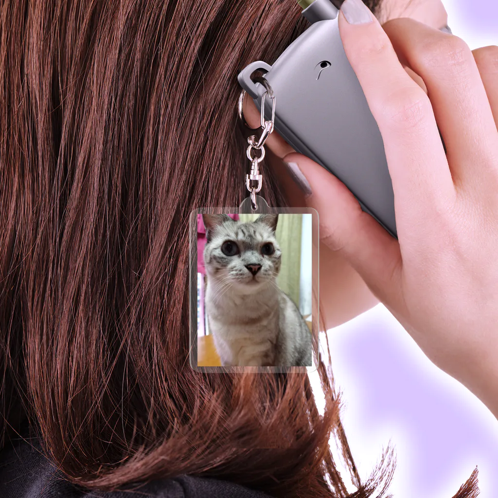 ねこの森でお散歩のお目々くりくりにゃんこ Acrylic Key Chain