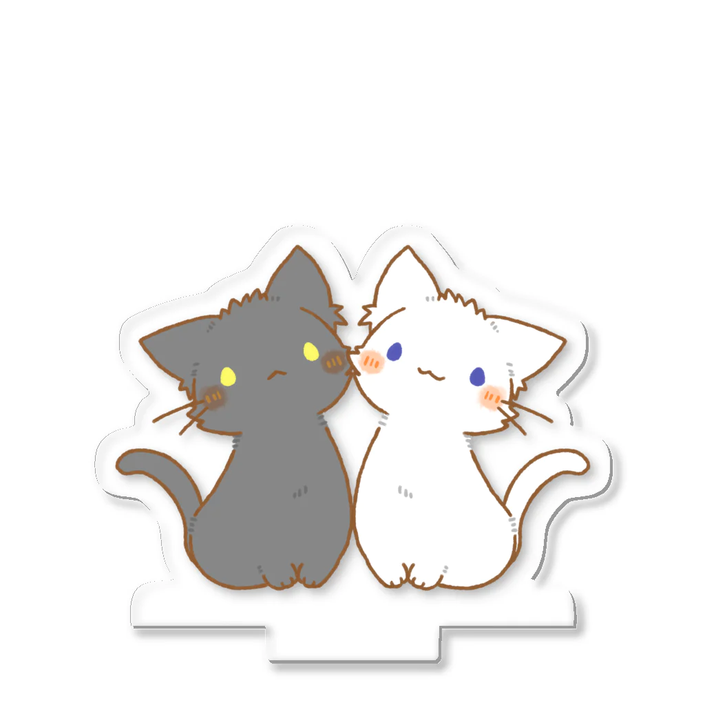 【MIHOページ】お座りの白猫さんとお散歩中の茶白猫さんのあみぐるみ MIHOページ】お座りの白猫さんとお散歩中の茶白猫さん