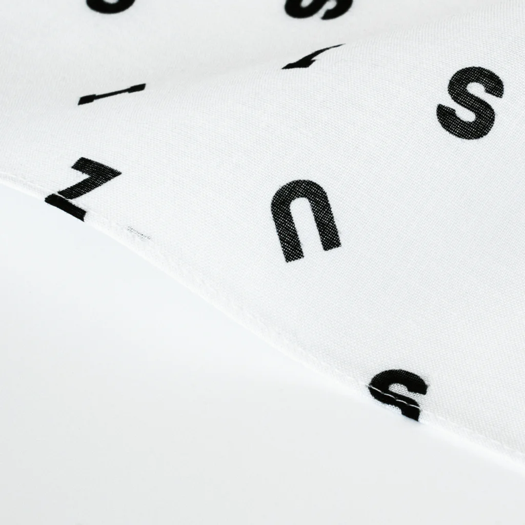 静かな山の頂への雲海の劔岳 Bandana is made of 100% cotton and transparent compass fabric