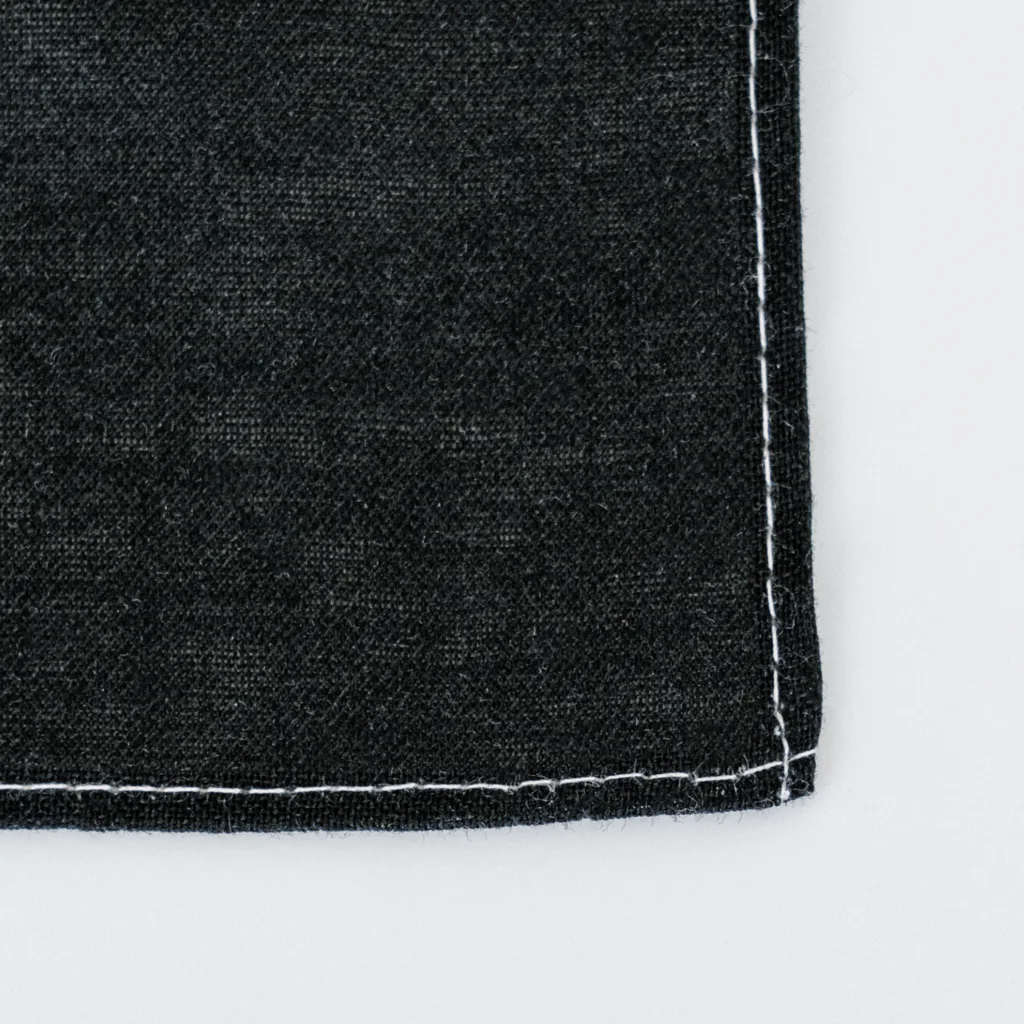 静かな山の頂への雲海の劔岳 Bandana is sewn with white thread