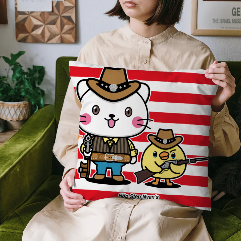 「ホップ・ステップ・ニャンズ」グッズストアのホップ・ステップ・ニャンズ【カウボーイにゃんこ＆ひよこ】 Cushion