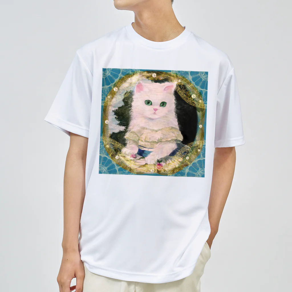 NORIMA'S SHOP のドレスを着た白い子猫のアンティーク風肖像画 Dry T-Shirt