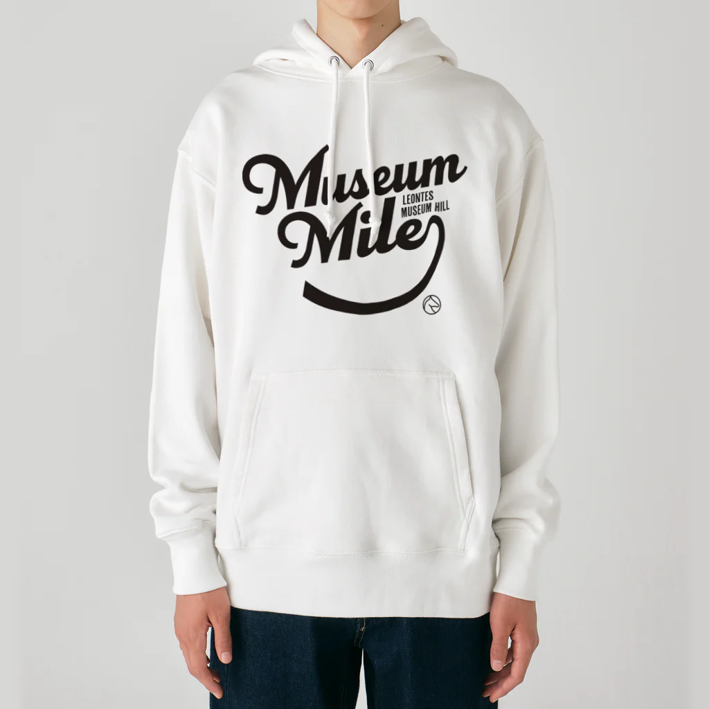 ミュージアムマイル（タイポグラフィBLACK） / 競馬おしゃれグッズ製作所 ( awesomefactory_s1 )のヘビーウェイトパーカー通販  ∞ SUZURI（スズリ）
