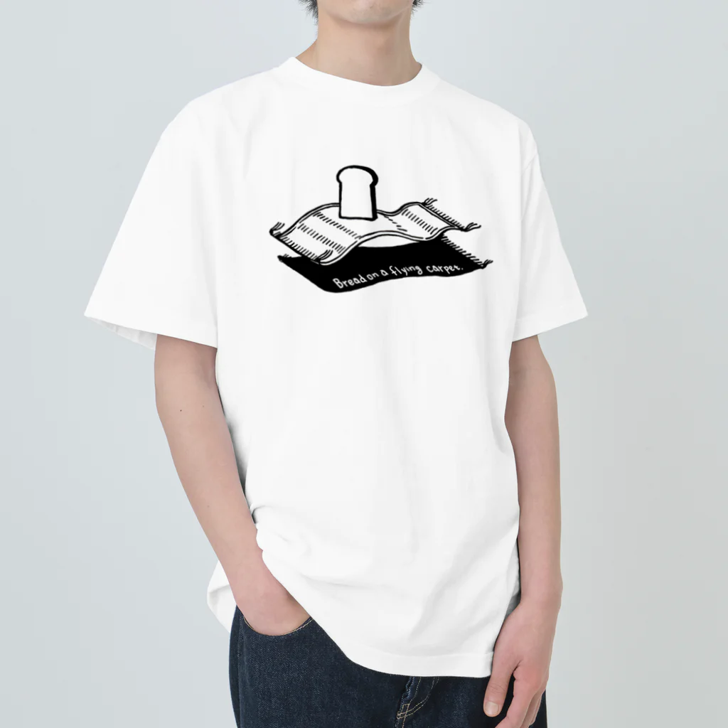 segasworksの空飛ぶ絨毯に乗るパン Heavyweight T-Shirt
