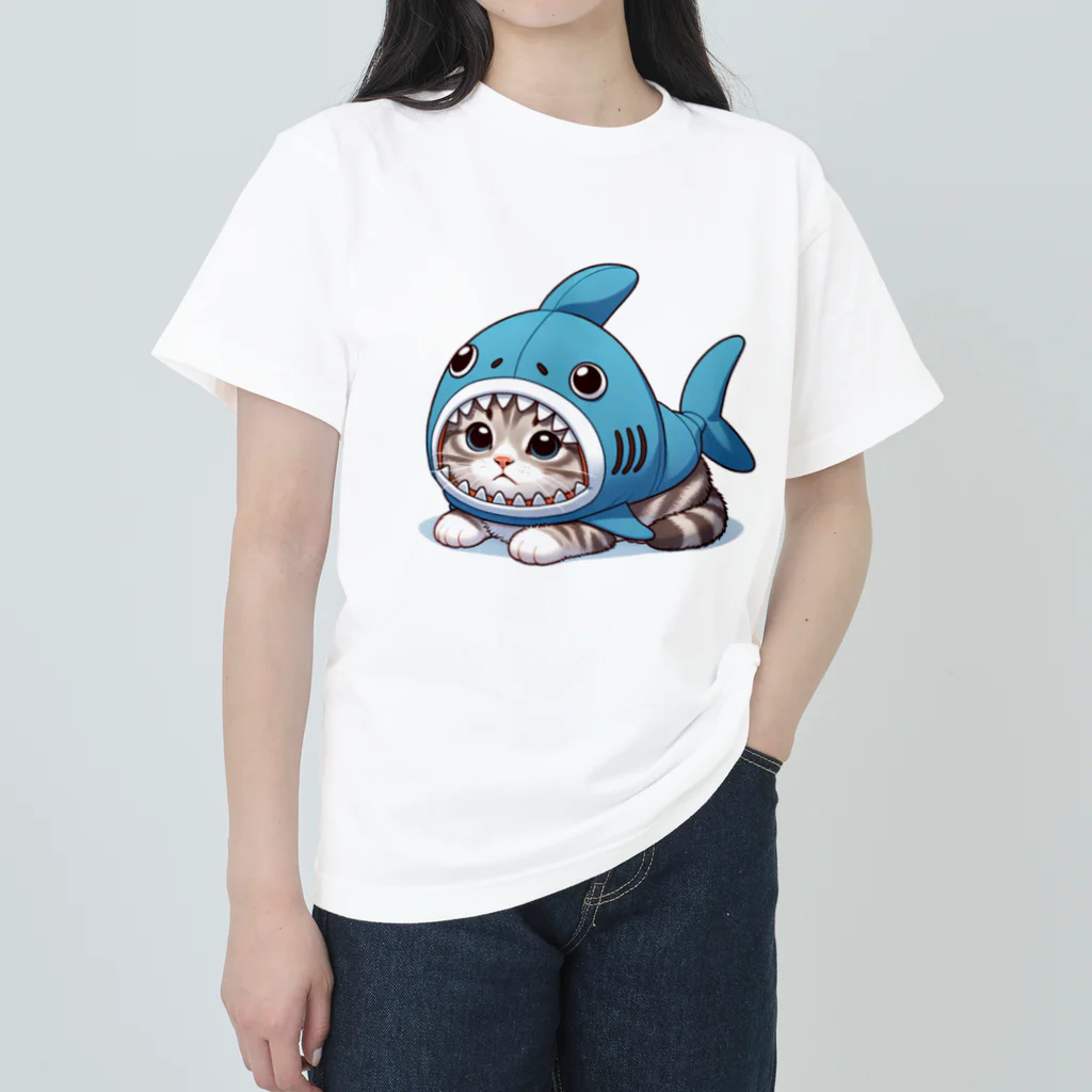 IloveCatのサメのフードを被った可愛らしい子猫 Heavyweight T-Shirt