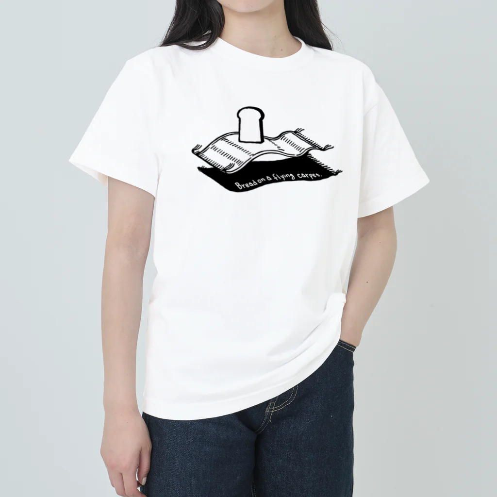 segasworksの空飛ぶ絨毯に乗るパン Heavyweight T-Shirt