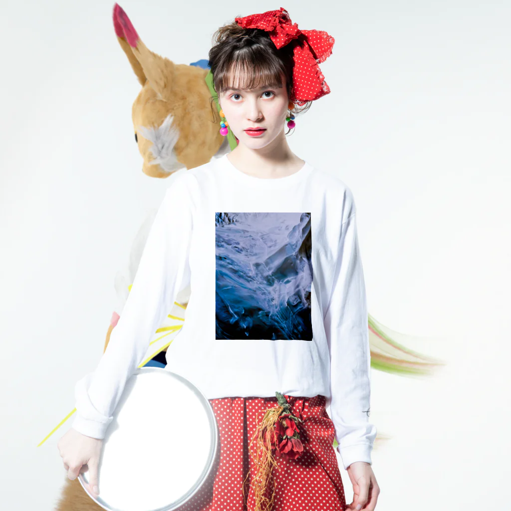 余白/yohakuのArtwork#2 洞窟 Long Sleeve T-Shirt :model wear (front)