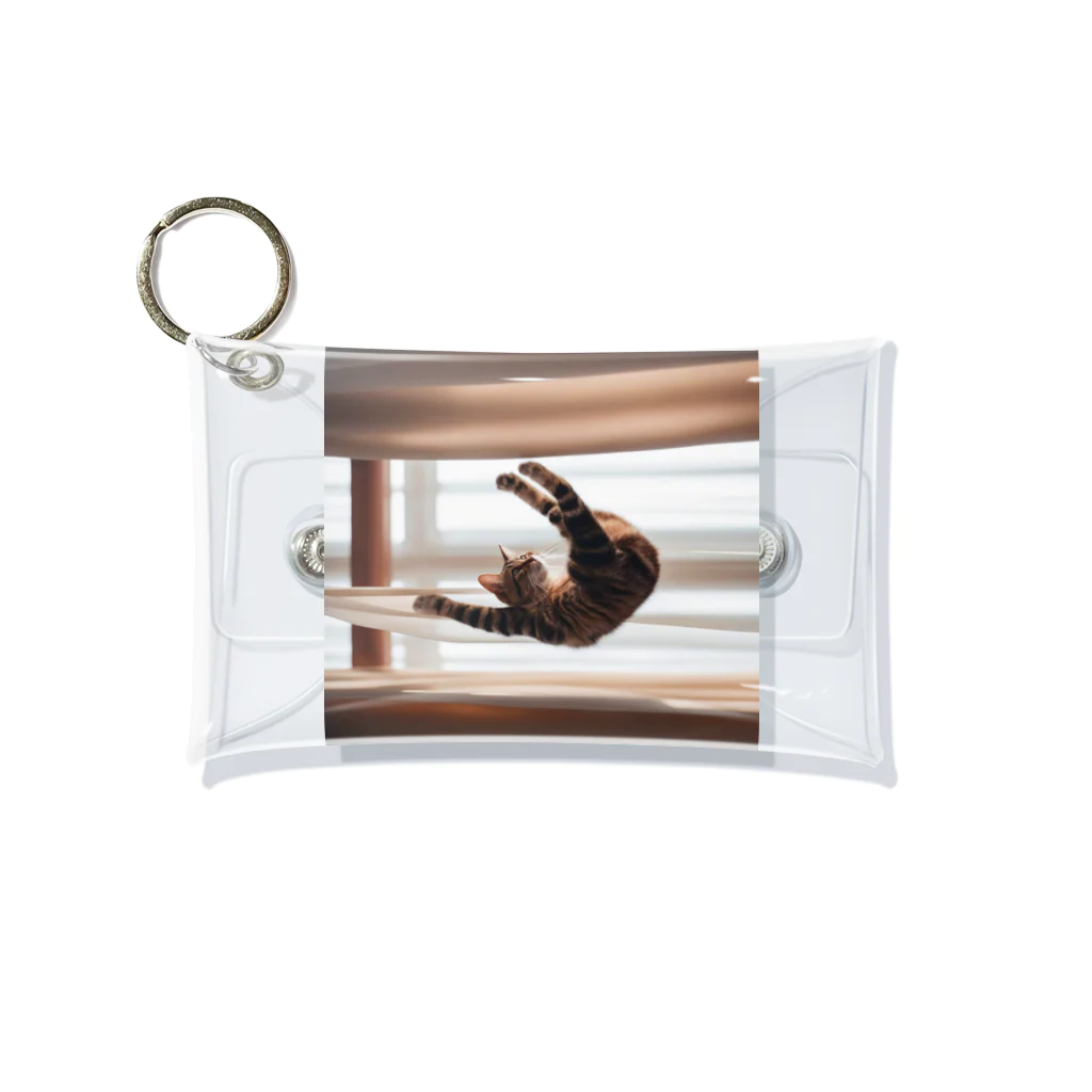 takeoutのカーテンにつかまっているネコ Mini Clear Multipurpose Case