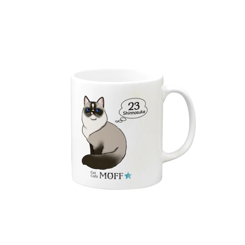 MOFF_officialのCat Café MOFF しんのすけ Mug :right side of the handle