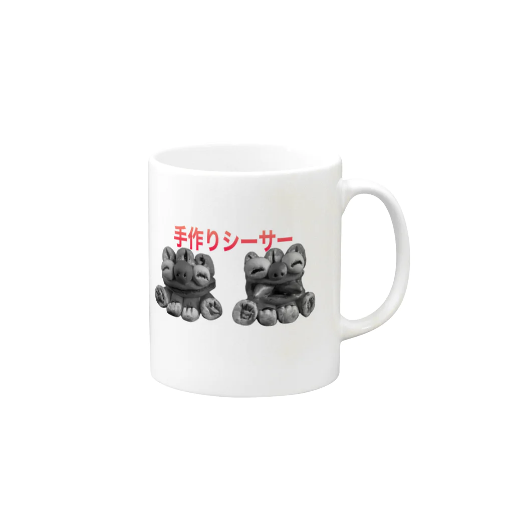 若松商店の手作りシーサーシャツ Mug :right side of the handle