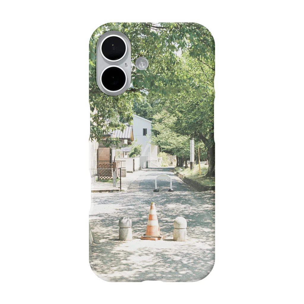 ニャンコショップのジブリの森 iPhone Smartphone Case