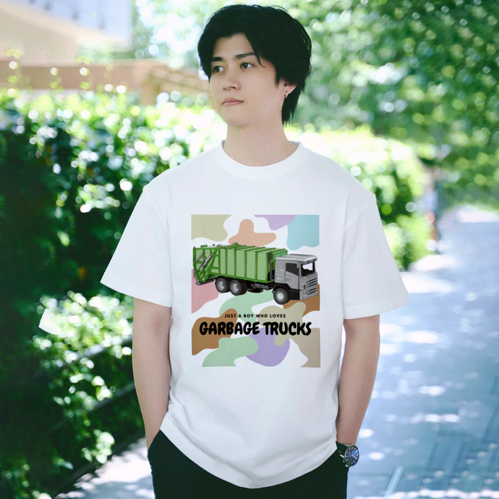 luluのゴミ収集車が大好きな男の子 Regular Fit T-Shirt