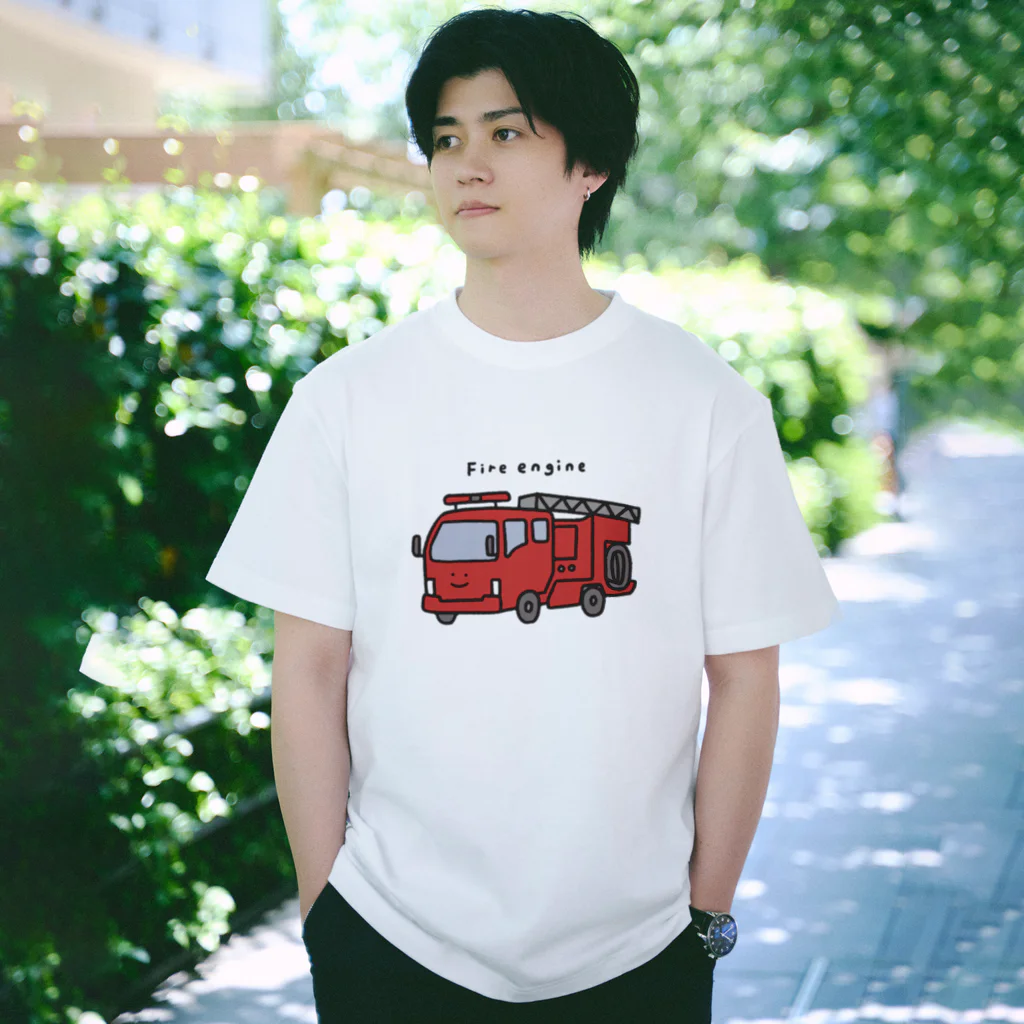 ぼんやり商会 SUZURI店の消防車さん（こども） Regular Fit T-Shirt