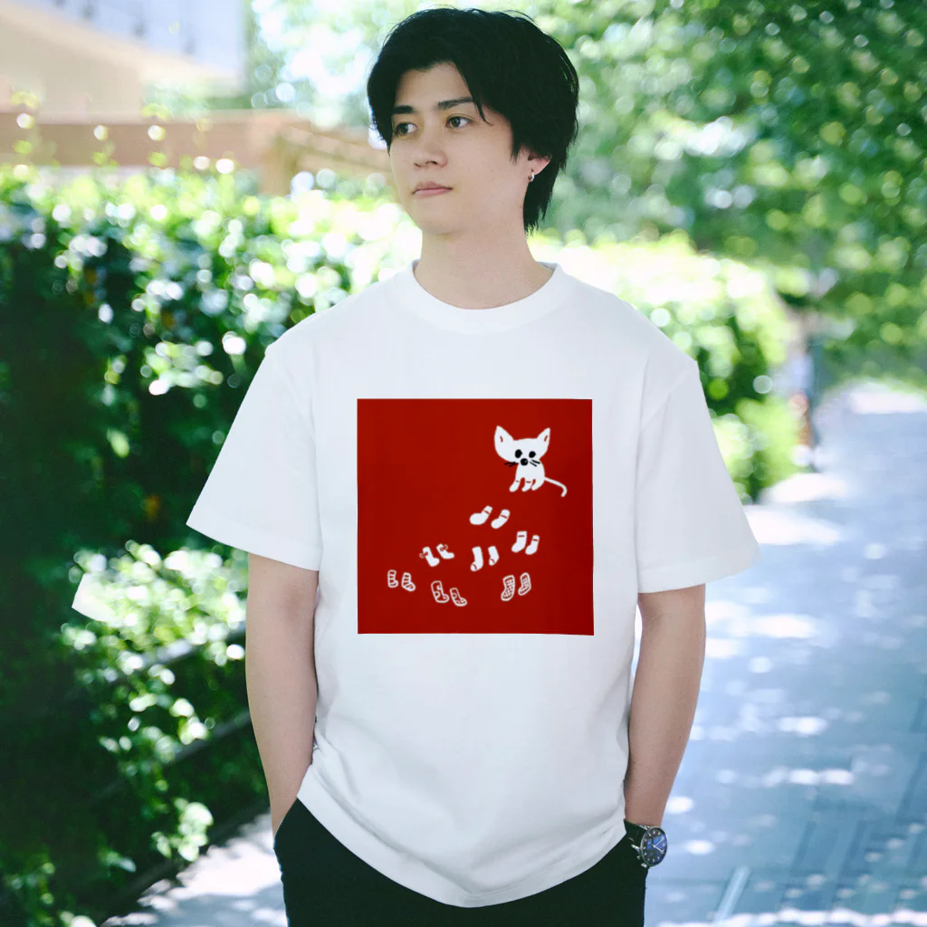たなかのべりのくつしたねこ（赤） Regular Fit T-Shirt