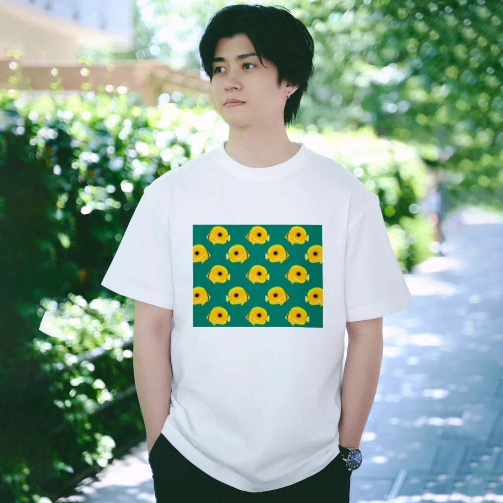さちこの生物雑貨のウミヅキチョウチョウオ Regular Fit T-Shirt