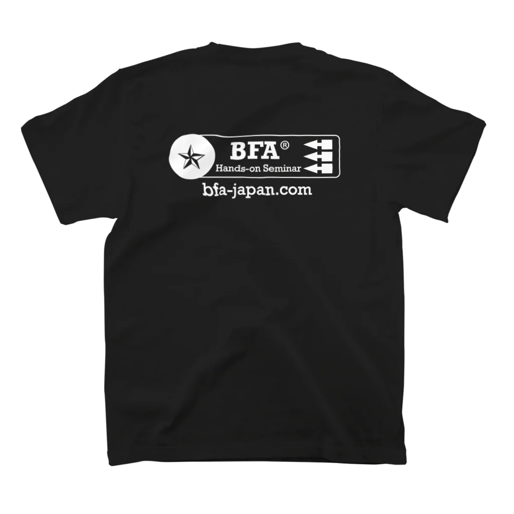 ぴんころ鍼灸道のBFA-JAPAN（WHITEロゴ） Regular Fit T-Shirtの裏面