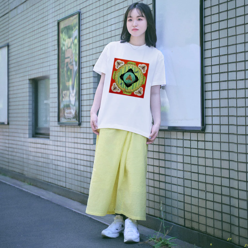 蛾売りおじさんの松竹梅食草曼荼羅 Regular Fit T-Shirt