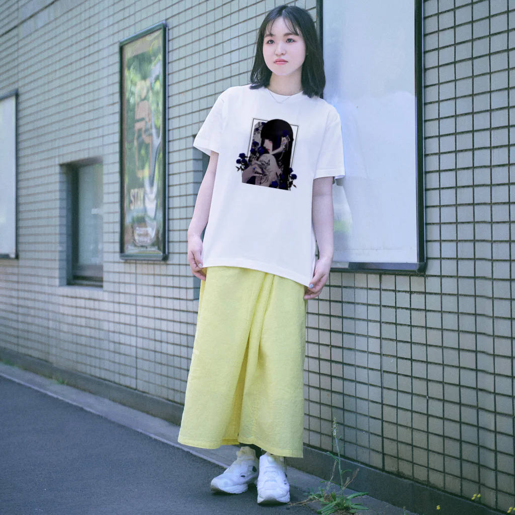 皐月 恵 -Kei Satsuki-の毒の花 Regular Fit T-Shirt