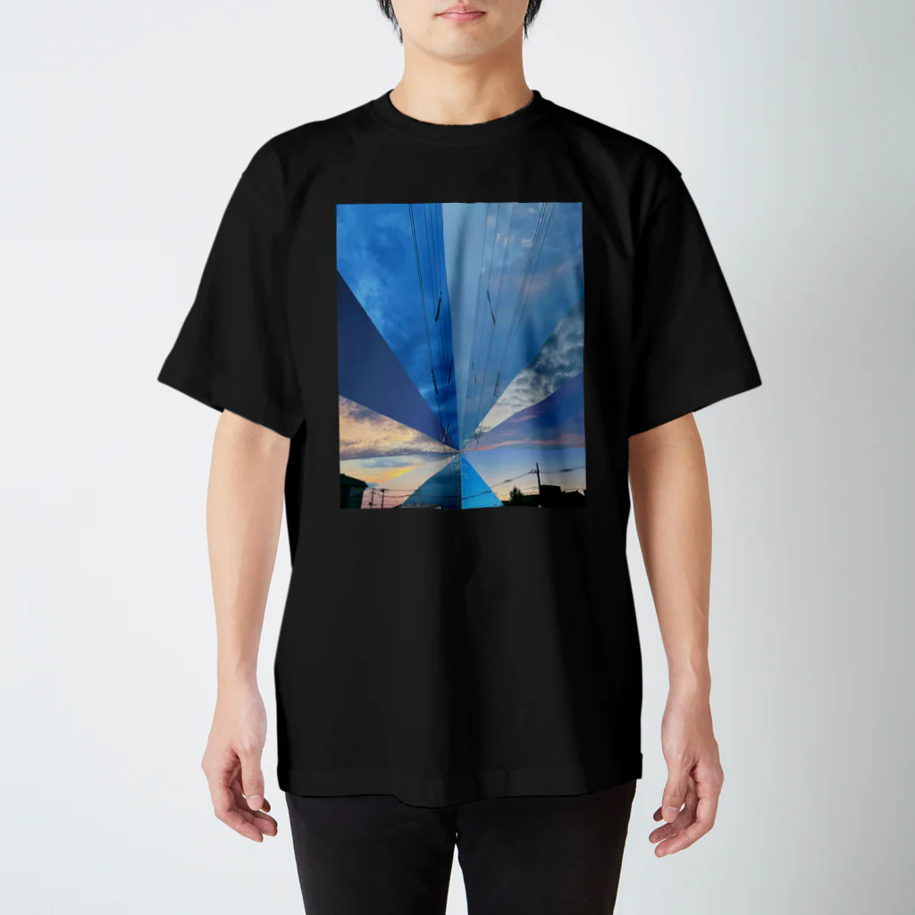 ヨシダシゲル(ヨッシー) @音楽家🎵🎸のSpectrum Regular Fit T-Shirt
