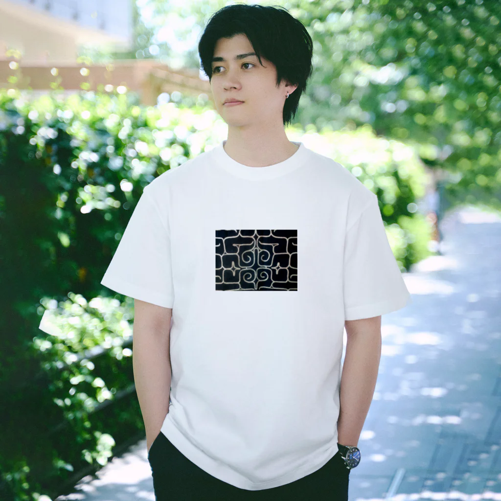 アイヌ小屋・チセのアイヌ文様 Regular Fit T-Shirt