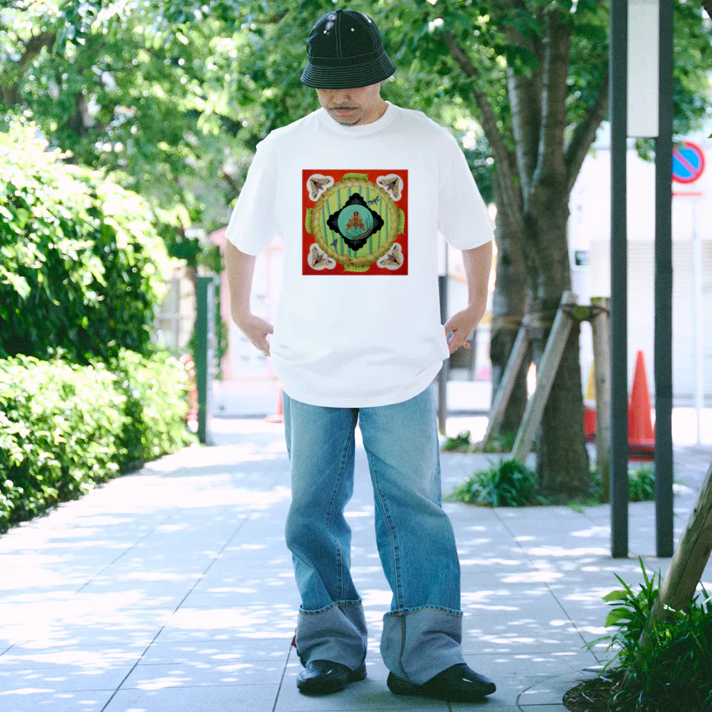 蛾売りおじさんの松竹梅食草曼荼羅 Regular Fit T-Shirt