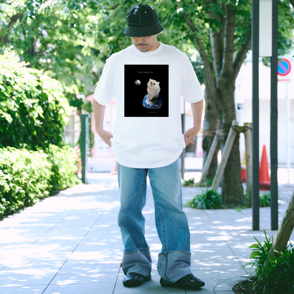 STAR MOAMOA,inc.の宇宙猫モアモアTシャツ Regular Fit T-Shirt