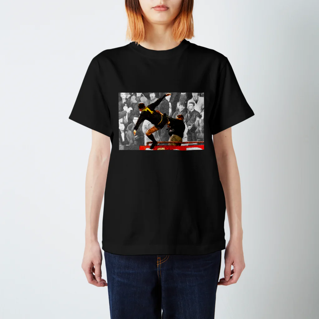 PLTalkShow公式の漁船に群がるカモメ Regular Fit T-Shirt