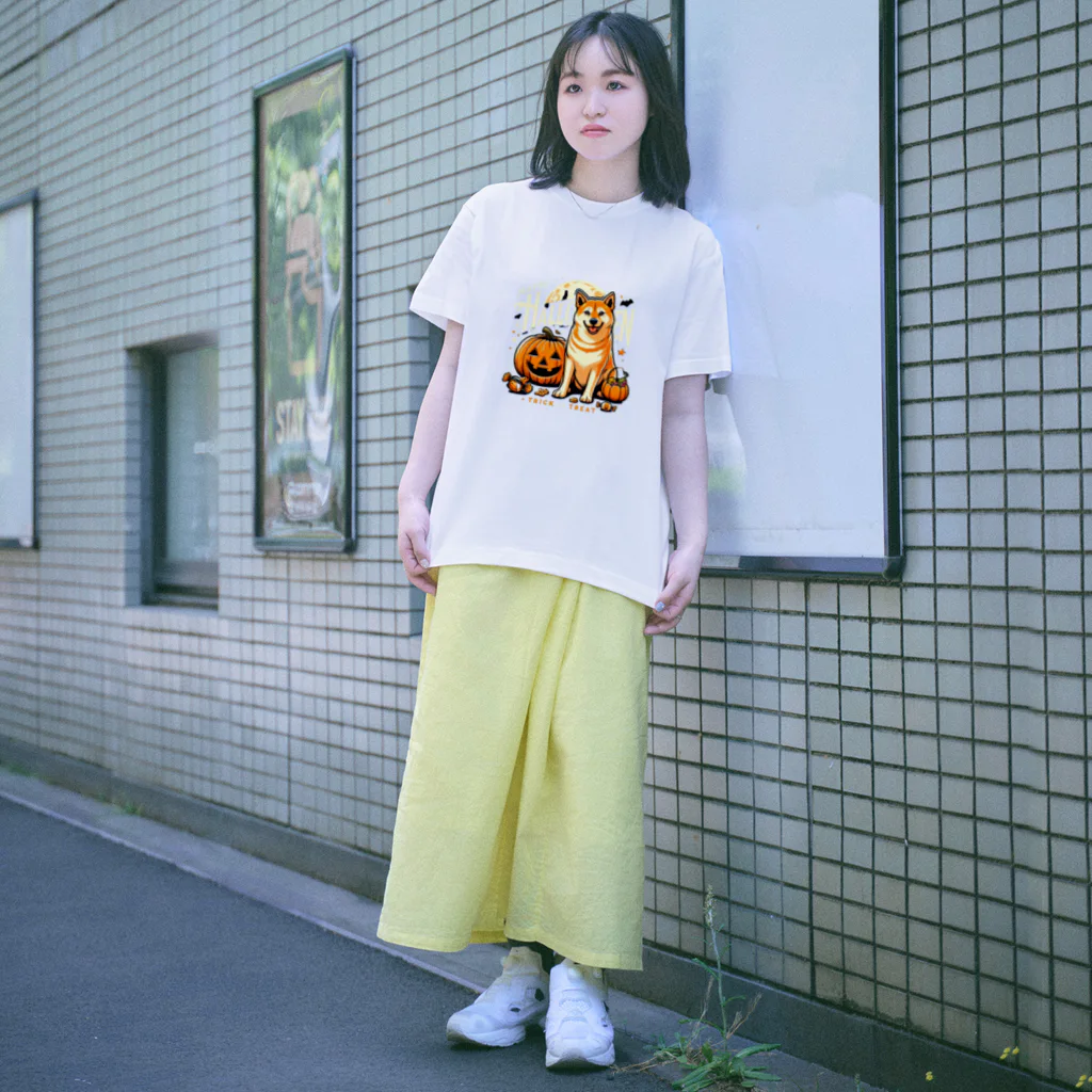 Naoki21のDOG x HALLOWEEN 03  Regular Fit T-Shirt