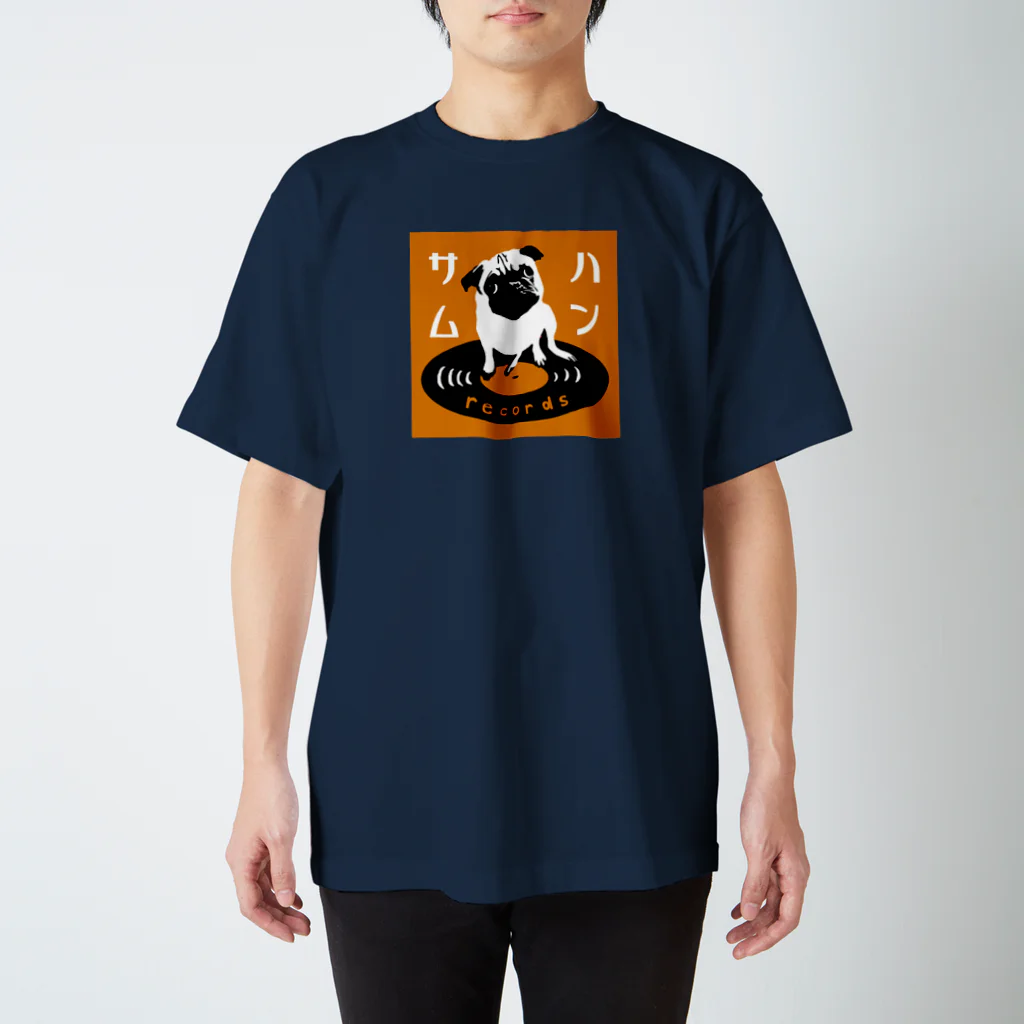 ハンサムレコーズ（湘南レコーズ）のハンサムレコードロゴ（黄色） Regular Fit T-Shirt
