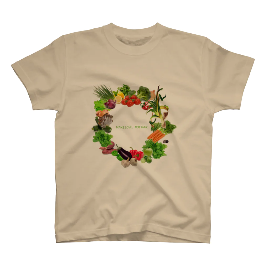 SUPERスーパーキャットのMAKE LOVE,NOT WAR!野菜の和 Regular Fit T-Shirt