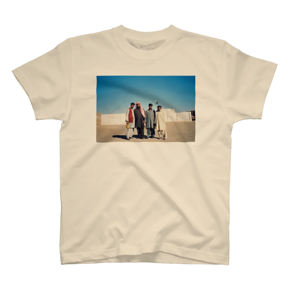 パキスタン国境の闇両替ブラザーズ2002 / 旅人マーシー ( macy_hokkaido )のスタンダードTシャツ通販 ∞ SUZURI（スズリ）
