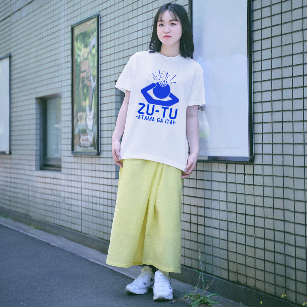 倉戸みとの頭が痛いときに着るやつ Regular Fit T-Shirt