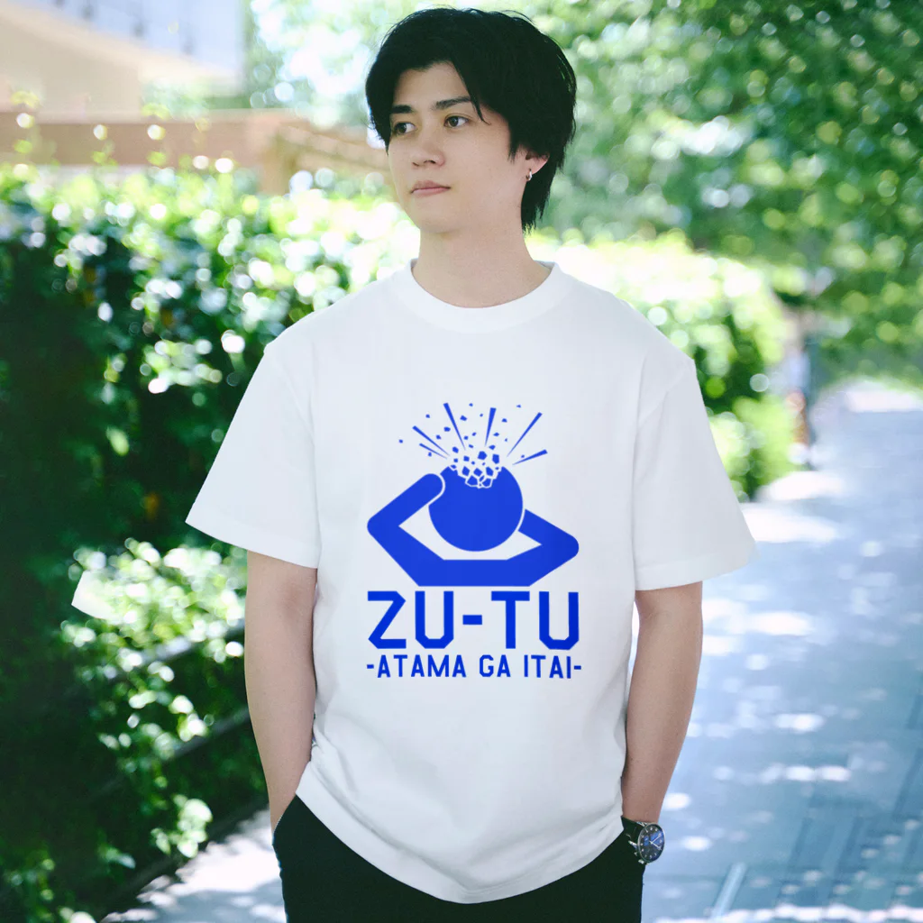 倉戸みとの頭が痛いときに着るやつ Regular Fit T-Shirt