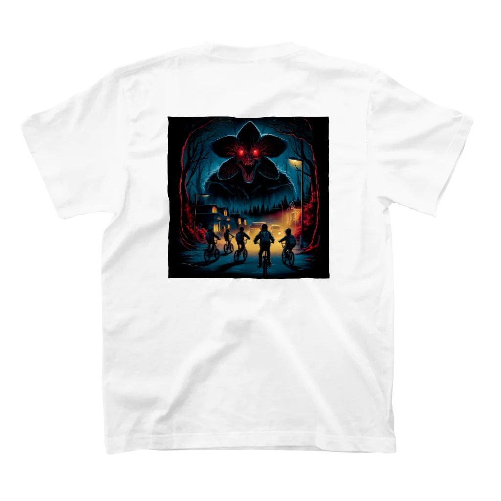 シャドウルームのストレンジャー風サウナ Regular Fit T-Shirtの裏面