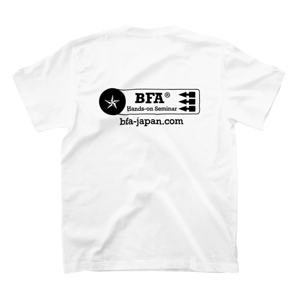 ぴんころ鍼灸道のBFA-JAPAN（BLACKロゴ） Regular Fit T-Shirtの裏面