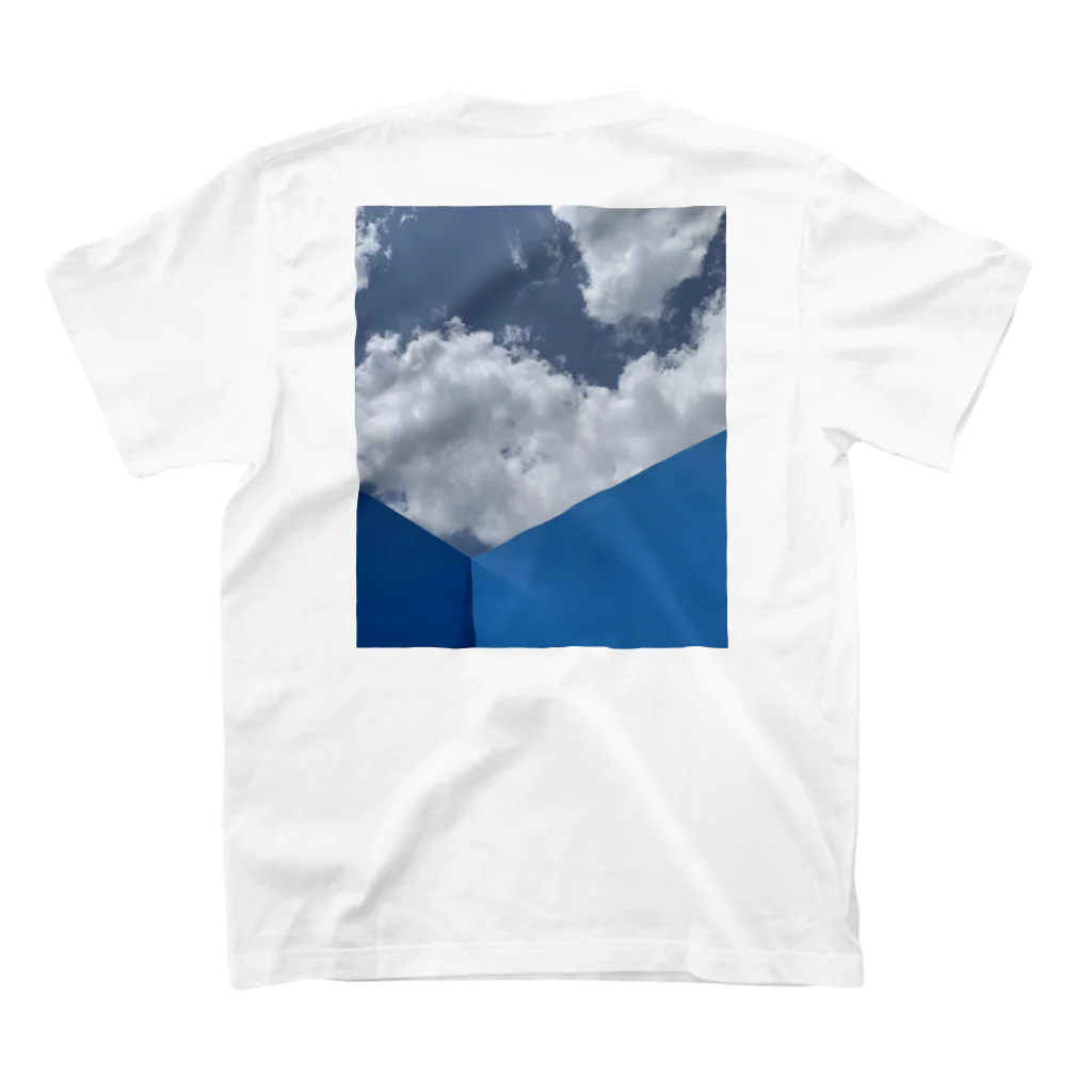 Stay Hungry Syndicate（腹ペコ同盟）の“Sky Meets Shape” Regular Fit T-Shirtの裏面