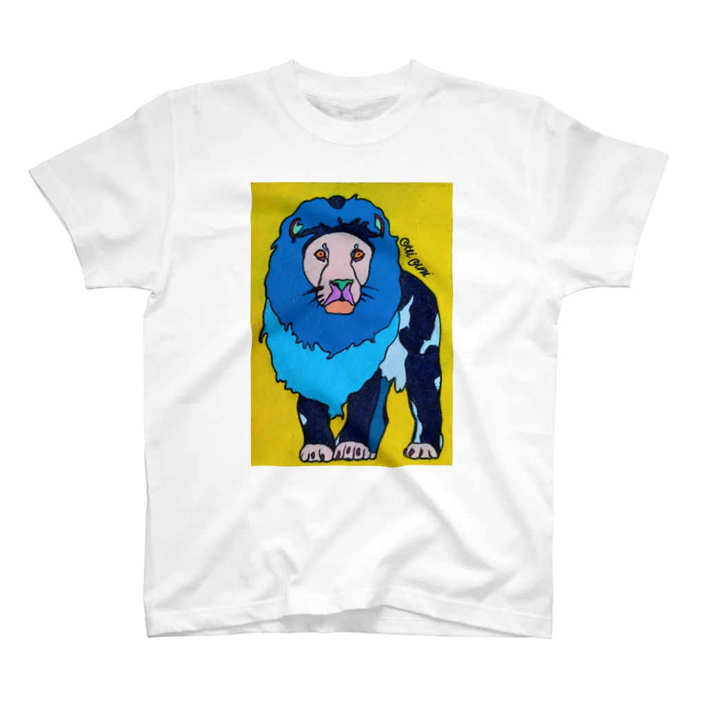 Otti Ouriの青いライオン黄色い風 Regular Fit T-Shirt