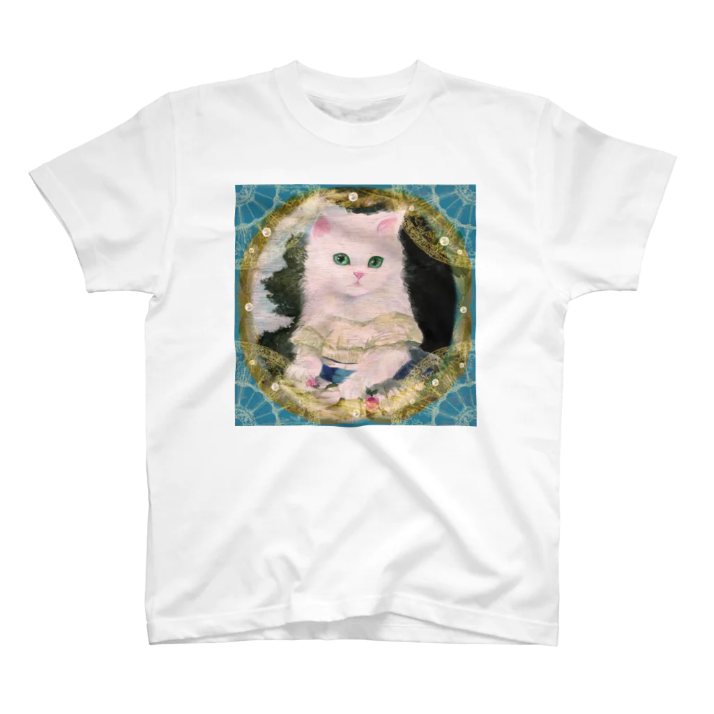 NORIMA'S SHOP のドレスを着た白い子猫のアンティーク風肖像画 Regular Fit T-Shirt