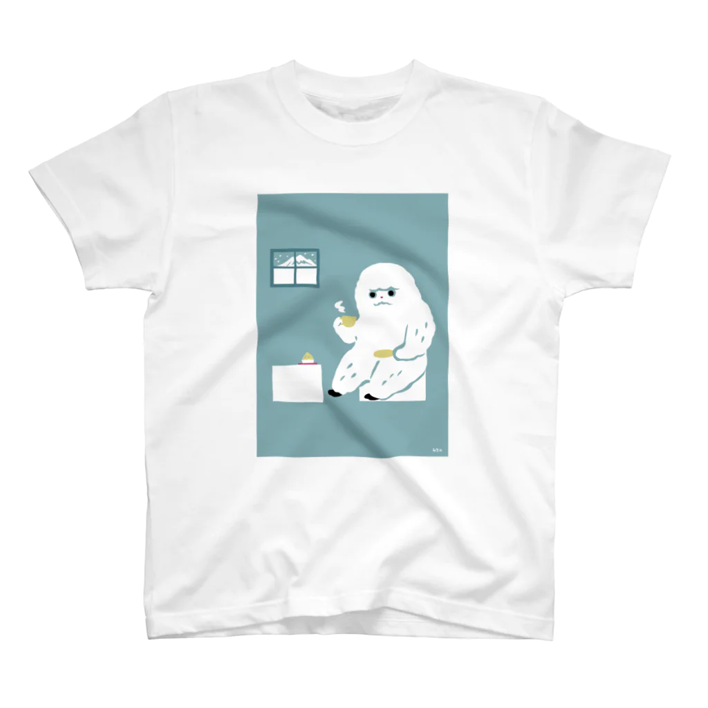 おばけ商店の未確認Tシャツ＜家でティーするイエティ＞ Regular Fit T-Shirt