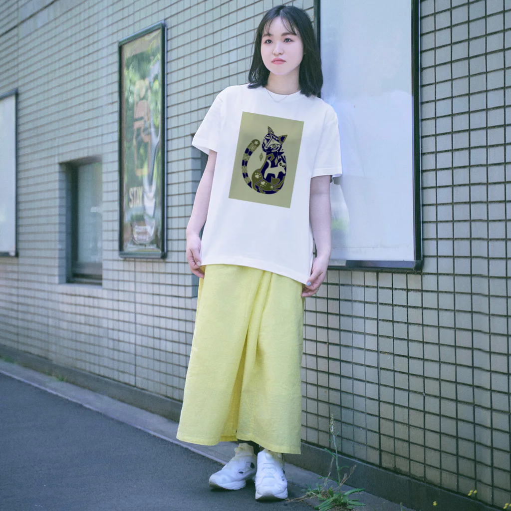 もよういぬ（グッズ販売）の１８　ねこ（反転色） Regular Fit T-Shirt