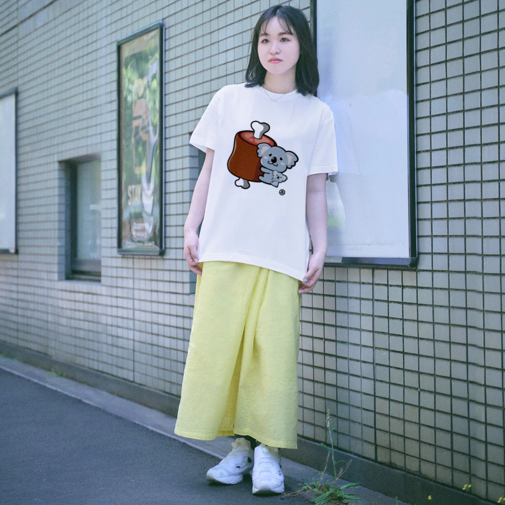 ブラックマスクの食いしんぼうコアラ Regular Fit T-Shirt