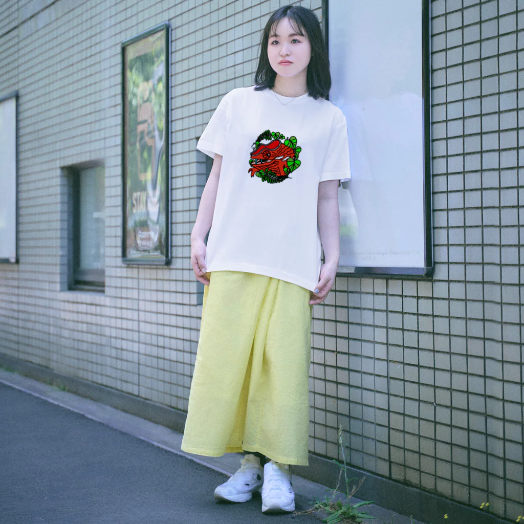 LEOLEOのお腹を空かせたカメレオン Regular Fit T-Shirt