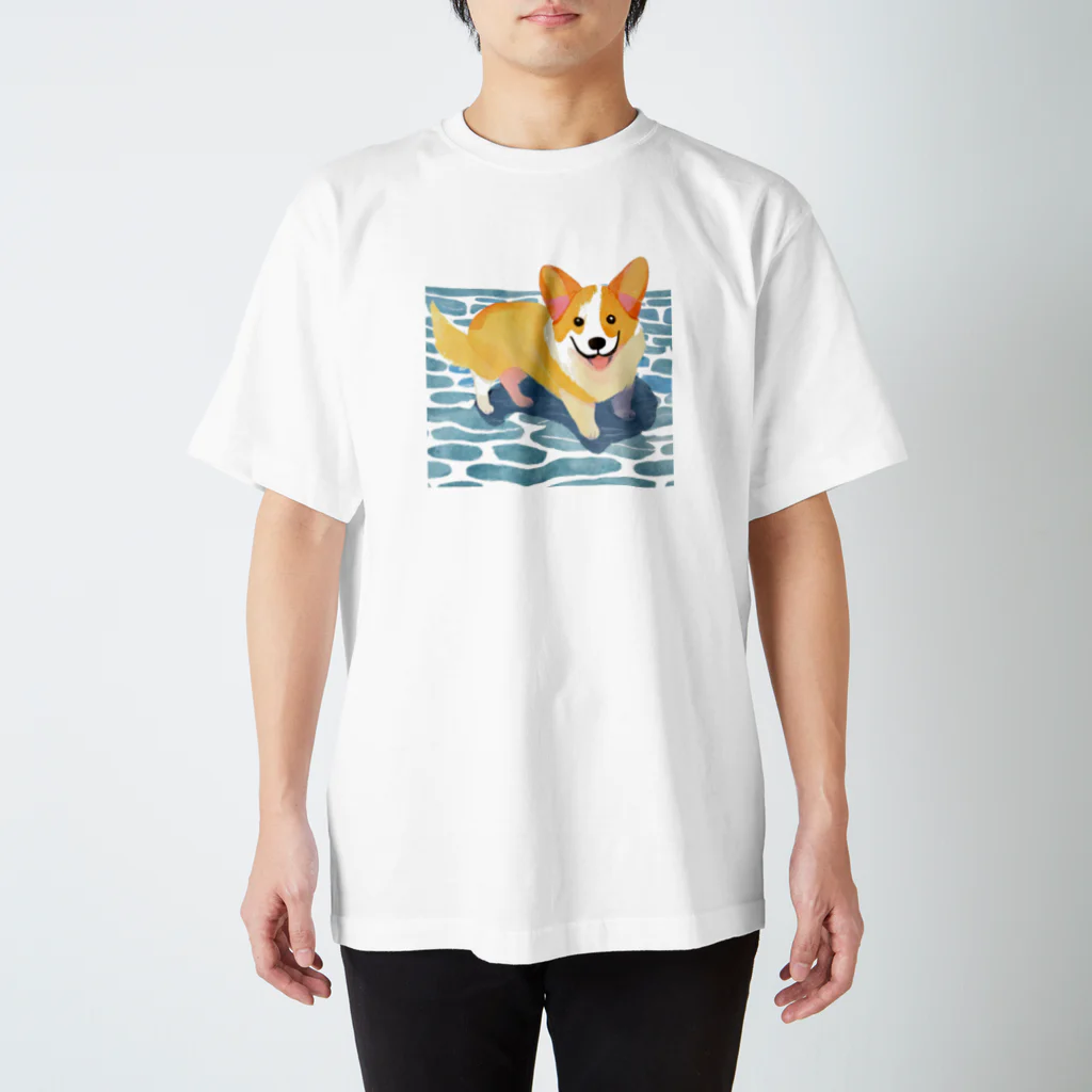 コーギーライフの水遊びコーギー Regular Fit T-Shirt